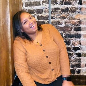 Meet your Posher, Olivia